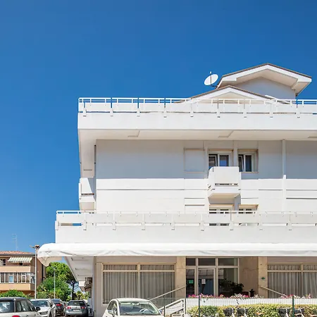 Hotel Pigalle-2